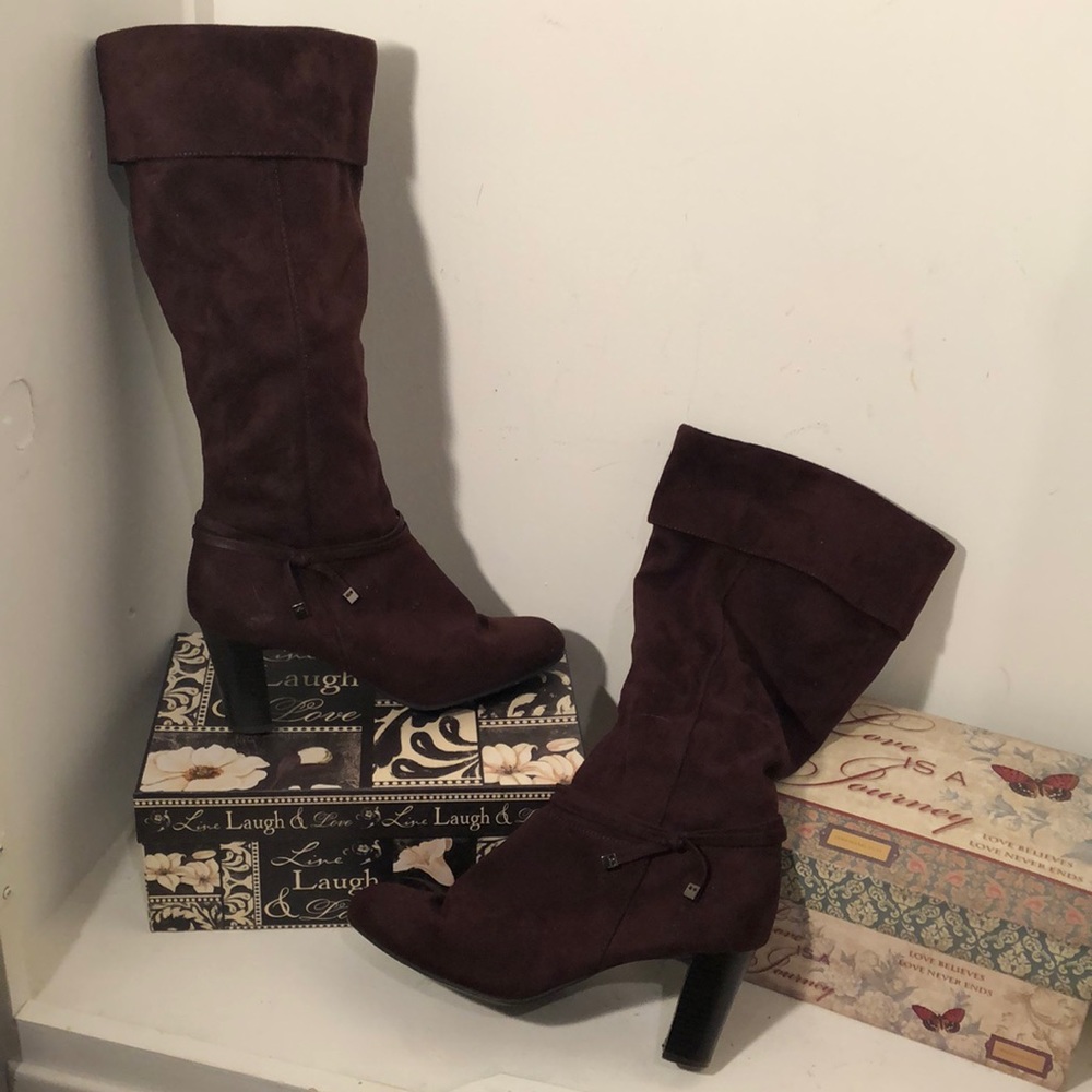 Brown suede boots size 9